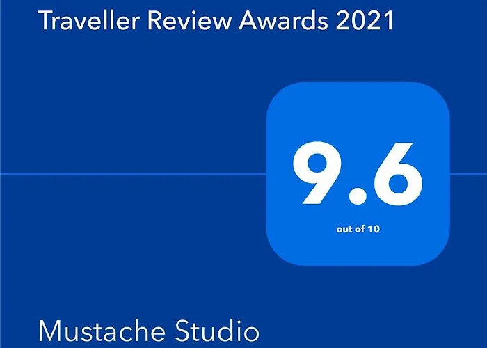 Mustache Dom wakacyjny *